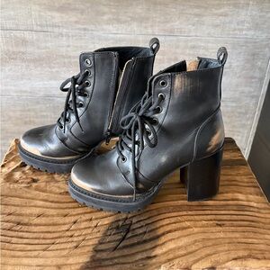 Steve Madden Black Lace Up Chunky Heel Boots